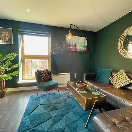 Historic Clock Tower Apartment With Rooftop Terrace And Free Secure Parking Sheffield Exteriör bild