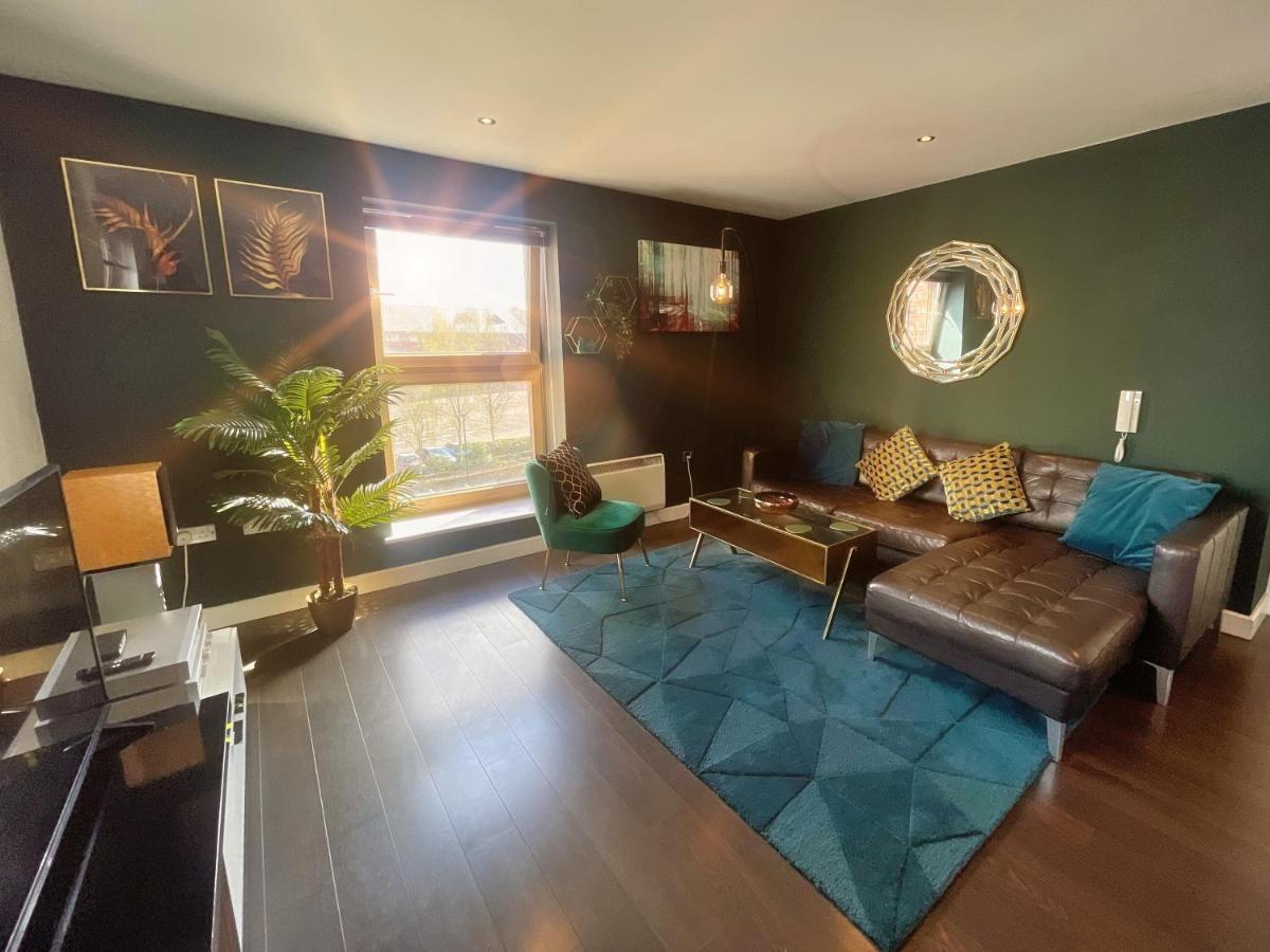 Historic Clock Tower Apartment With Rooftop Terrace And Free Secure Parking Sheffield Exteriör bild