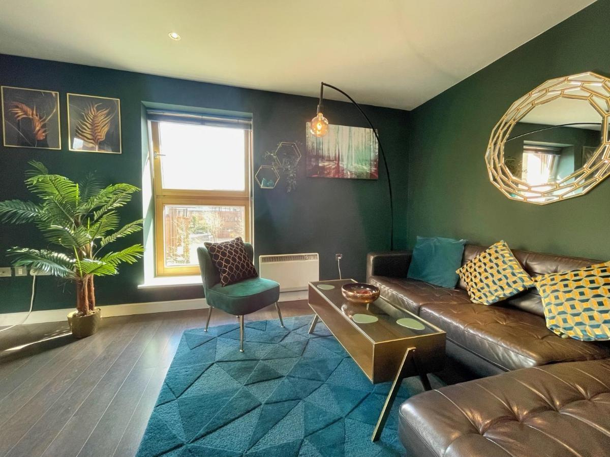 Historic Clock Tower Apartment With Rooftop Terrace And Free Secure Parking Sheffield Exteriör bild